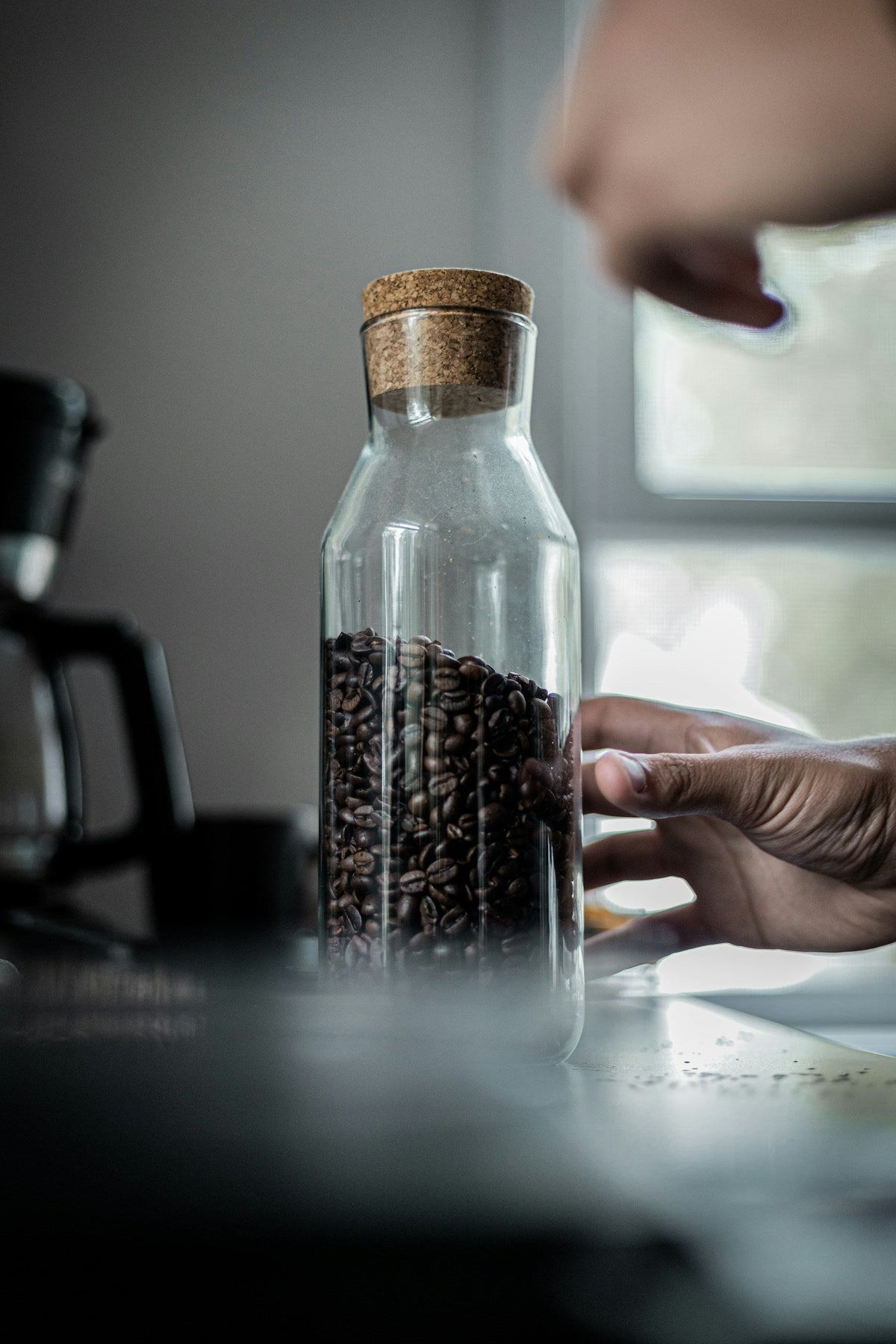 Portionieren von Kaffeebohnen zur Aufbewahrung